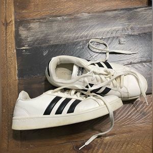 Adidas Tennis Shoes